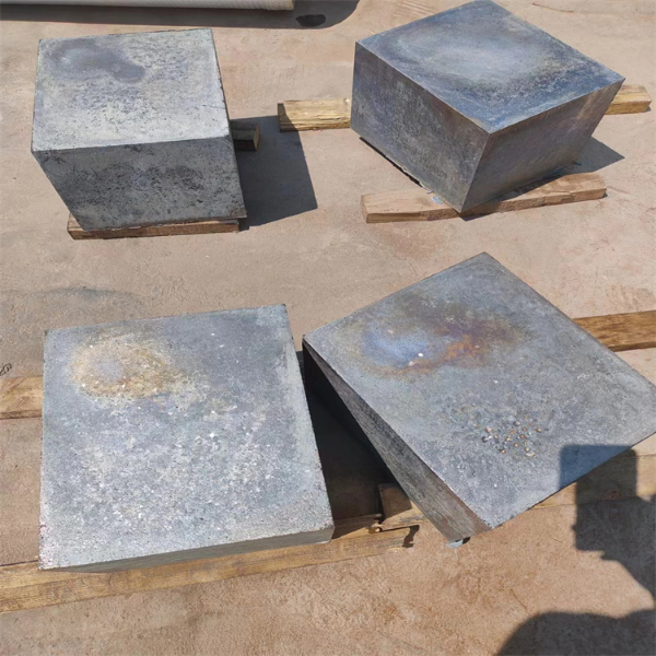 浇铸铅块